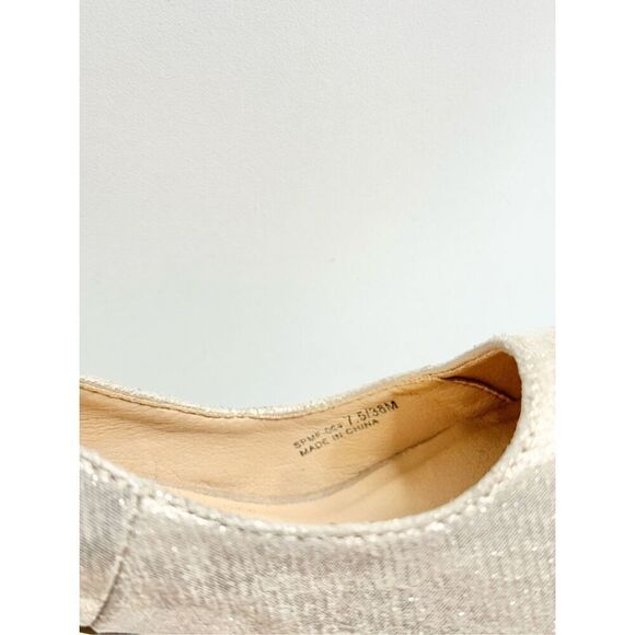 Chinese Laundry Pumps Size 7.5 Gold Scalloped Pointed Toe Spice Heels - Picture 8 of 9